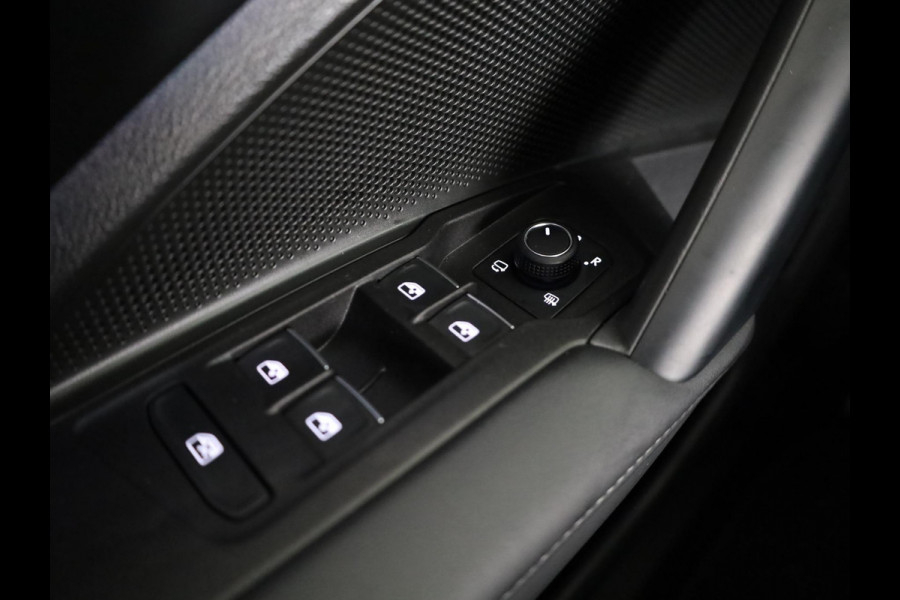 Volkswagen Tiguan 1.5 eHybrid R-Line Edition 272PK | Panoramadak | Camera | Wegklapbare trekhaak | Verlengde garantie