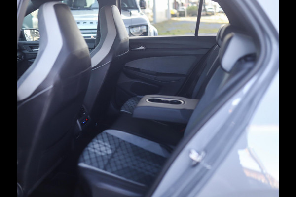 Volkswagen Golf 1.5 TSI R-Line | Camera | Stuur/Stoelverw. | DAB | ACC