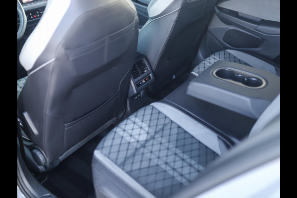 Volkswagen Golf 1.5 TSI R-Line | Camera | Stuur/Stoelverw. | DAB | ACC