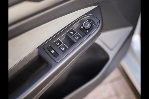 Volkswagen Golf 1.5 TSI R-Line | Camera | Stuur/Stoelverw. | DAB | ACC