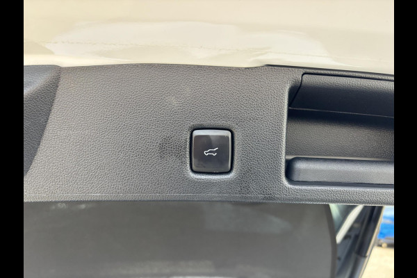 Ford Kuga 2.5 PHEV ST-Line 225pk | Trekhaak afneembaar | Adaptive cruise control | Winter Pack | Dodehoeksensoren | Achteruitrijcamera | Elektrische Achterklep