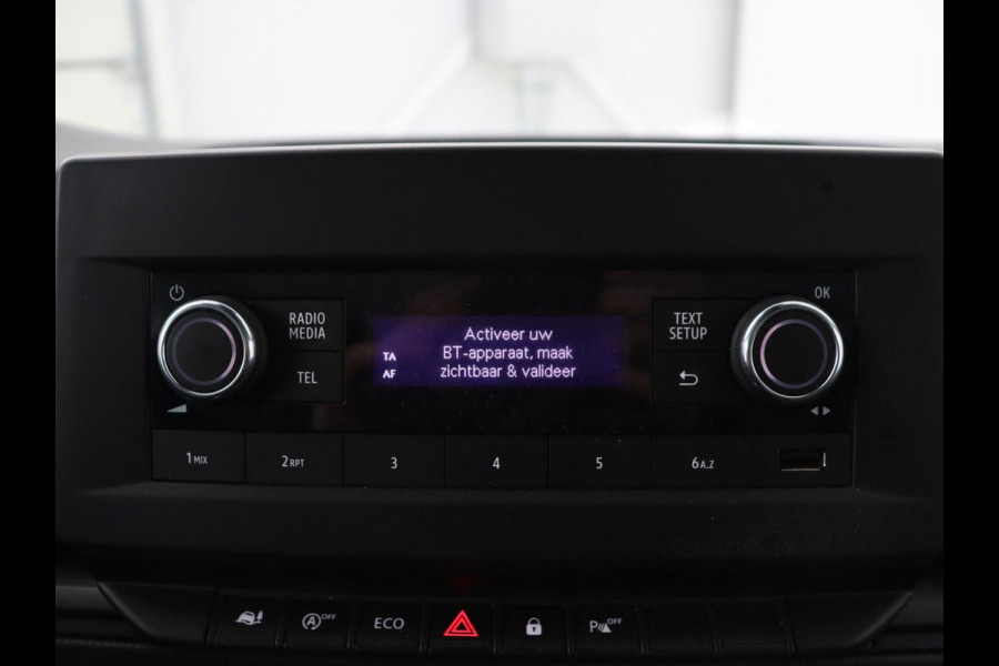 Renault Trafic 2.0 dCi T29 L1H1 Comfort | Trekhaak | Airco | Bluetooth | Parkeerhulp | Camera | Full LED | Cruise control | 3 Persoons