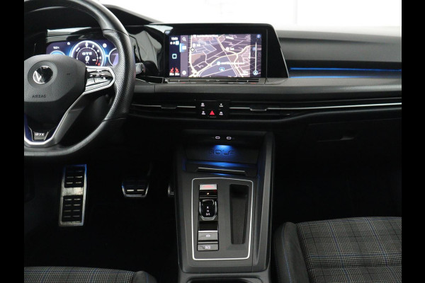 Volkswagen Golf 1.4 eHybrid GTE | Panoramadak | Stoelverwarming | Adaptive cruise | Carplay | Sfeerverlichting | Keyless | 18'' | Navigatie | Sportstoelen | Parkeerhulp | PHEV | Plug In