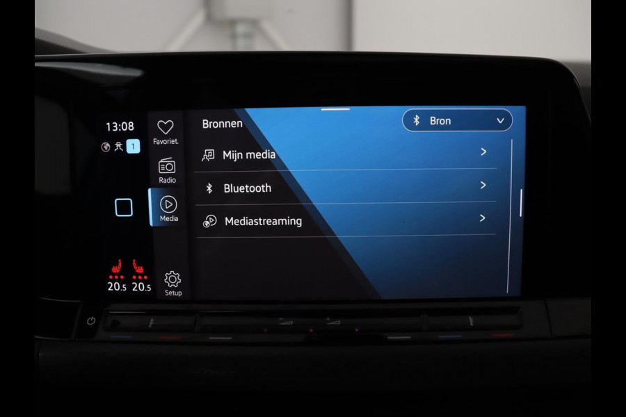 Volkswagen Golf 1.4 eHybrid GTE | Panoramadak | Stoelverwarming | Adaptive cruise | Carplay | Sfeerverlichting | Keyless | 18'' | Navigatie | Sportstoelen | Parkeerhulp | PHEV | Plug In