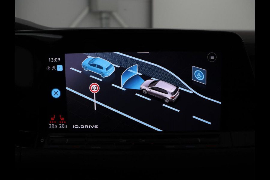 Volkswagen Golf 1.4 eHybrid GTE | Panoramadak | Stoelverwarming | Adaptive cruise | Carplay | Sfeerverlichting | Keyless | 18'' | Navigatie | Sportstoelen | Parkeerhulp | PHEV | Plug In