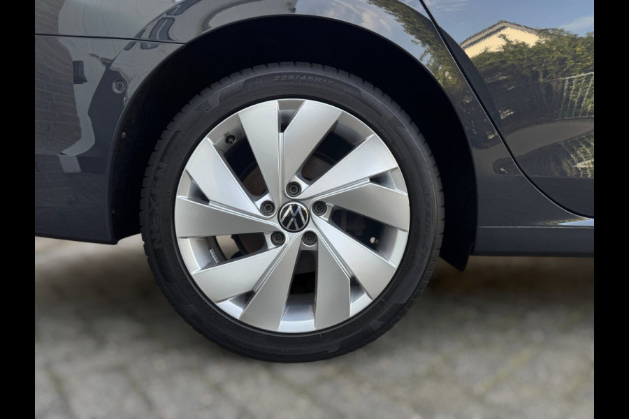 Volkswagen Golf Variant 1.5 TSI Style ERGOACTIVE / IQ LIGHT / KEYLESS START & GO / ALCANTARA / CARPLAY / NAVI / MASSAGE / ACC
