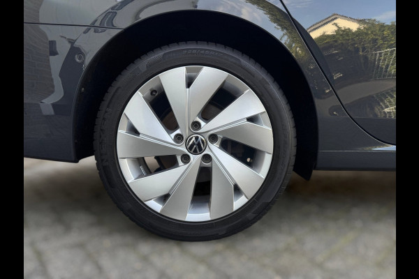 Volkswagen Golf Variant 1.5 TSI Style ERGOACTIVE / IQ LIGHT / KEYLESS START & GO / ALCANTARA / CARPLAY / NAVI / MASSAGE / ACC
