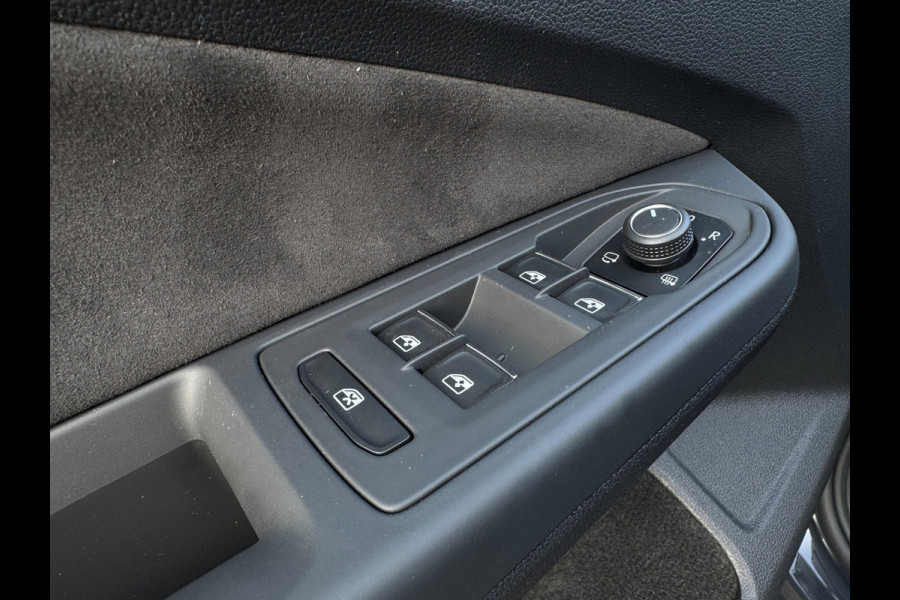 Volkswagen Golf Variant 1.5 TSI Style ERGOACTIVE / IQ LIGHT / KEYLESS START & GO / ALCANTARA / CARPLAY / NAVI / MASSAGE / ACC