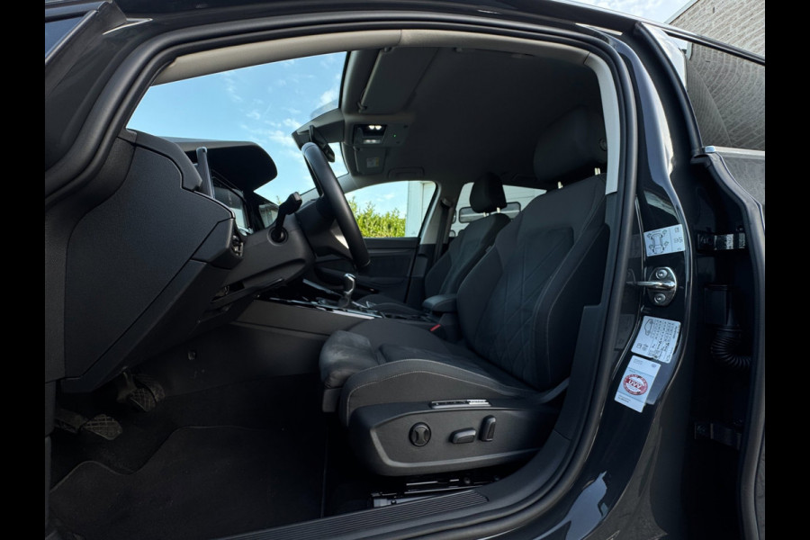 Volkswagen Golf Variant 1.5 TSI Style ERGOACTIVE / IQ LIGHT / KEYLESS START & GO / ALCANTARA / CARPLAY / NAVI / MASSAGE / ACC