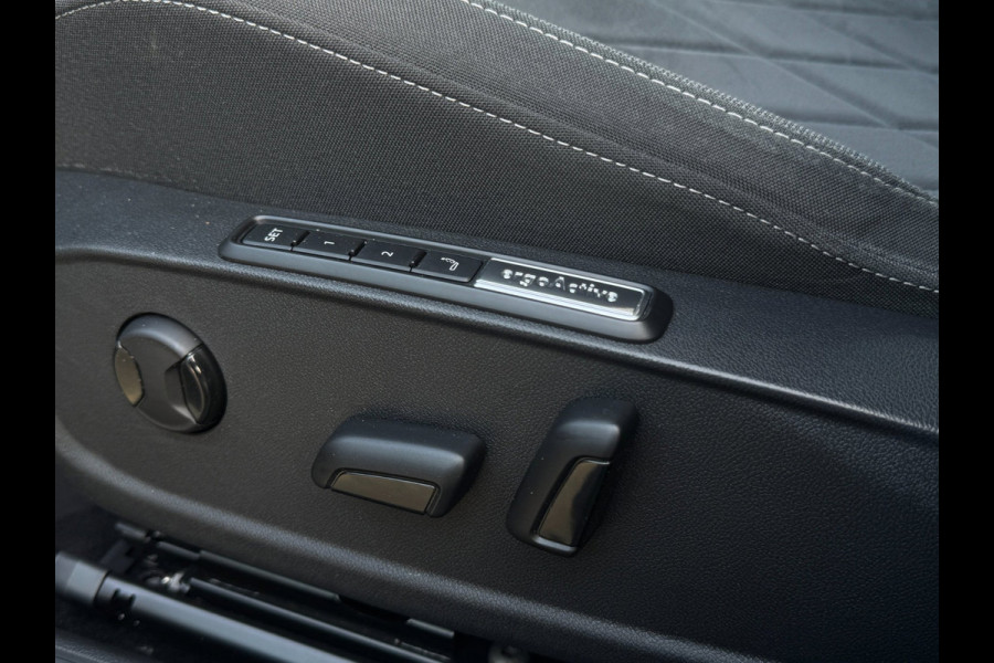 Volkswagen Golf Variant 1.5 TSI Style ERGOACTIVE / IQ LIGHT / KEYLESS START & GO / ALCANTARA / CARPLAY / NAVI / MASSAGE / ACC