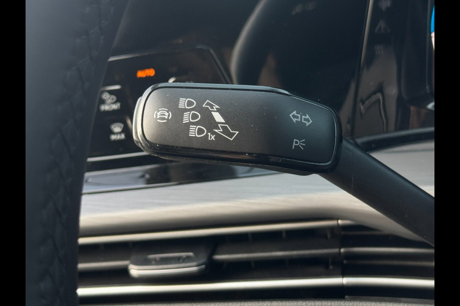 Volkswagen Golf Variant 1.5 TSI Style ERGOACTIVE / IQ LIGHT / KEYLESS START & GO / ALCANTARA / CARPLAY / NAVI / MASSAGE / ACC