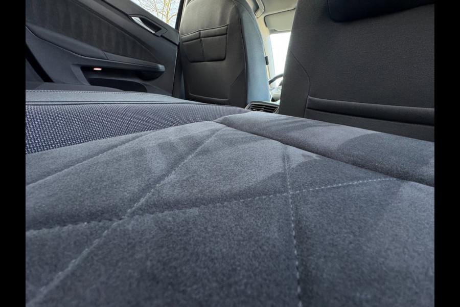 Volkswagen Golf Variant 1.5 TSI Style ERGOACTIVE / IQ LIGHT / KEYLESS START & GO / ALCANTARA / CARPLAY / NAVI / MASSAGE / ACC