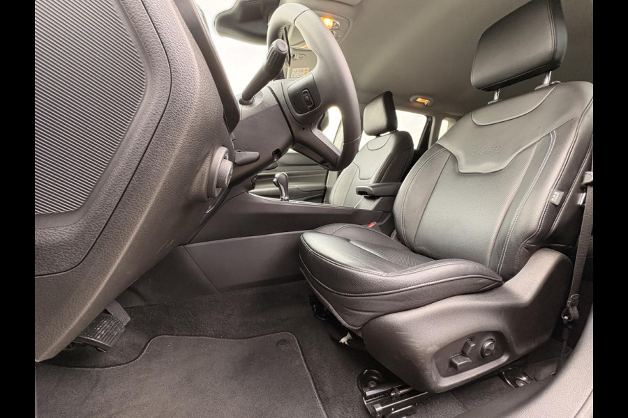 Jeep Compass 4xe 240 Plug-in Hybrid Electric Trailhawk Afneembare trekhaak | Achteruitrij camera | Leder bekleding |