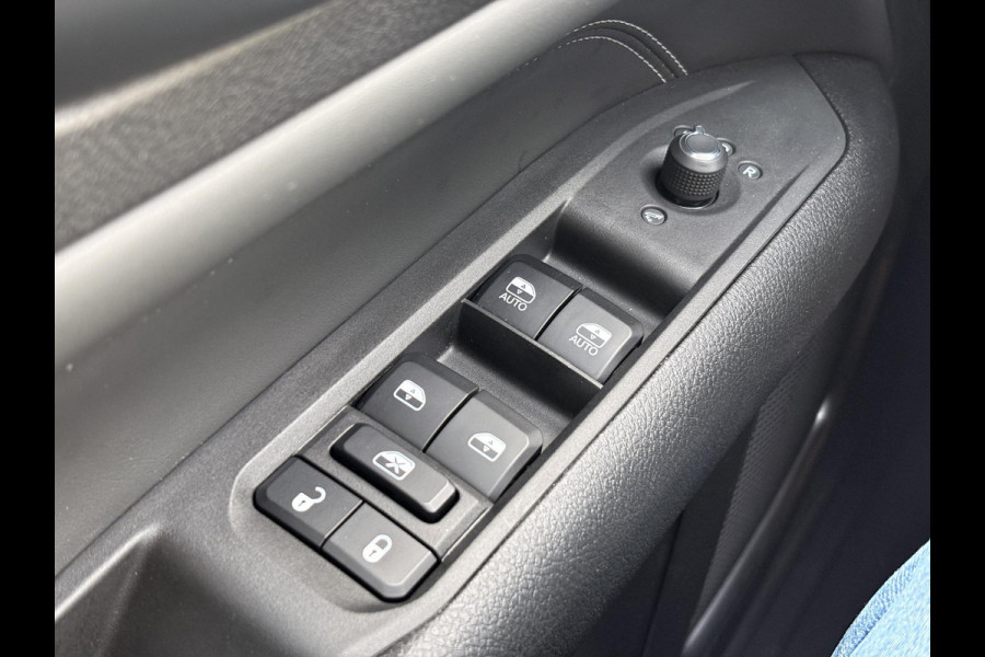 Jeep Compass 4xe 240 Plug-in Hybrid Electric Trailhawk Afneembare trekhaak | Achteruitrij camera | Leder bekleding |