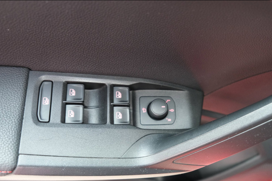 Seat Arona 1.0 TSI FR Business Intense Plus - N.A.P. Airco, Navi, Carplay, Camera, Virtual Cockpit, Trekhaak.