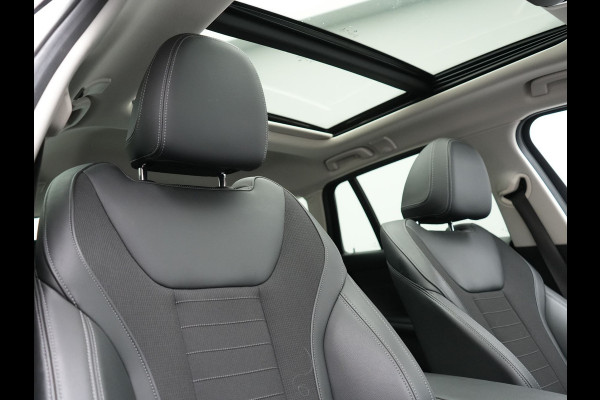 BMW 3 Serie Touring 330e Sportline Plug In Hybrid 293pk Dealer O.H. PHEV | Trekhaak Af Fabriek | Panodak | Head Up | Adaptive Cruise | 360 Camera | Laser LED | Harman / Kardon | Lederen Sportstoelen Verwarmd | Stuur Verwarmd | Sfeerverlichting | Keyless |