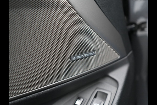 BMW 3 Serie Touring 330e Sportline Plug In Hybrid 293pk Dealer O.H. PHEV | Trekhaak Af Fabriek | Panodak | Head Up | Adaptive Cruise | 360 Camera | Laser LED | Harman / Kardon | Lederen Sportstoelen Verwarmd | Stuur Verwarmd | Sfeerverlichting | Keyless |