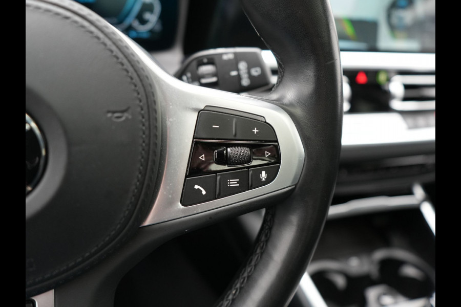 BMW 3 Serie Touring 330e Sportline Plug In Hybrid 293pk Dealer O.H. PHEV | Trekhaak Af Fabriek | Panodak | Head Up | Adaptive Cruise | 360 Camera | Laser LED | Harman / Kardon | Lederen Sportstoelen Verwarmd | Stuur Verwarmd | Sfeerverlichting | Keyless |