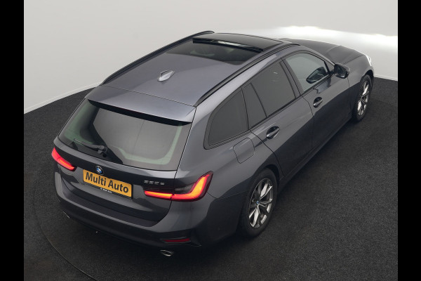 BMW 3 Serie Touring 330e Sportline Plug In Hybrid 293pk Dealer O.H. PHEV | Trekhaak Af Fabriek | Panodak | Head Up | Adaptive Cruise | 360 Camera | Laser LED | Harman / Kardon | Lederen Sportstoelen Verwarmd | Stuur Verwarmd | Sfeerverlichting | Keyless |