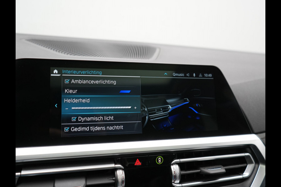 BMW 3 Serie Touring 330e Sportline Plug In Hybrid 293pk Dealer O.H. PHEV | Trekhaak Af Fabriek | Panodak | Head Up | Adaptive Cruise | 360 Camera | Laser LED | Harman / Kardon | Lederen Sportstoelen Verwarmd | Stuur Verwarmd | Sfeerverlichting | Keyless |