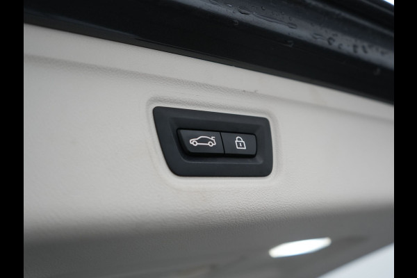 BMW 3 Serie Touring 330e Sportline Plug In Hybrid 293pk Dealer O.H. PHEV | Trekhaak Af Fabriek | Panodak | Head Up | Adaptive Cruise | 360 Camera | Laser LED | Harman / Kardon | Lederen Sportstoelen Verwarmd | Stuur Verwarmd | Sfeerverlichting | Keyless |