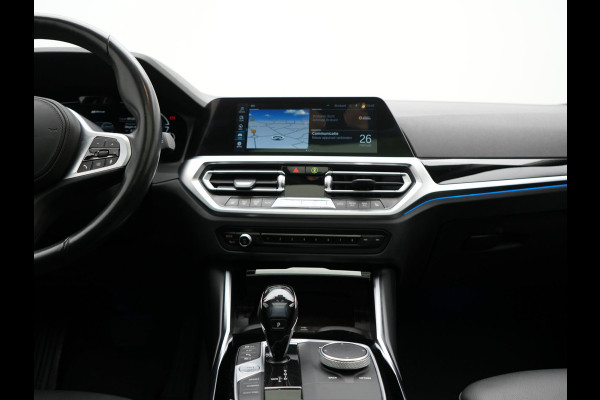 BMW 3 Serie Touring 330e Sportline Plug In Hybrid 293pk Dealer O.H. PHEV | Trekhaak Af Fabriek | Panodak | Head Up | Adaptive Cruise | 360 Camera | Laser LED | Harman / Kardon | Lederen Sportstoelen Verwarmd | Stuur Verwarmd | Sfeerverlichting | Keyless |