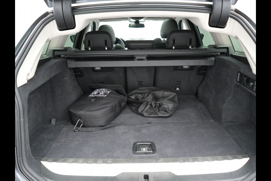 BMW 3 Serie Touring 330e Sportline Plug In Hybrid 293pk Dealer O.H. PHEV | Trekhaak Af Fabriek | Panodak | Head Up | Adaptive Cruise | 360 Camera | Laser LED | Harman / Kardon | Lederen Sportstoelen Verwarmd | Stuur Verwarmd | Sfeerverlichting | Keyless |