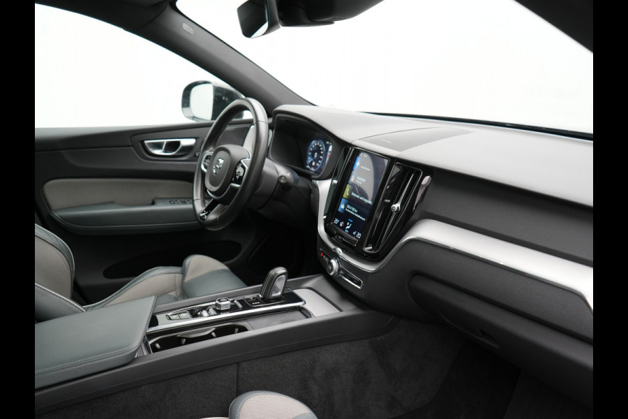 Volvo XC60 T6 AWD R-Design Plug In Hybrid 350pk Dealer O.H. PHEV | Panodak | Adaptive Cruise | Camera | Lederen Sportstoelen Memory & Verwarmd | Harman / Kardon | Stuur Verwarmd | 21"L.M | Apple Carplay | Keyless | Blis | Navigatie | DAB |