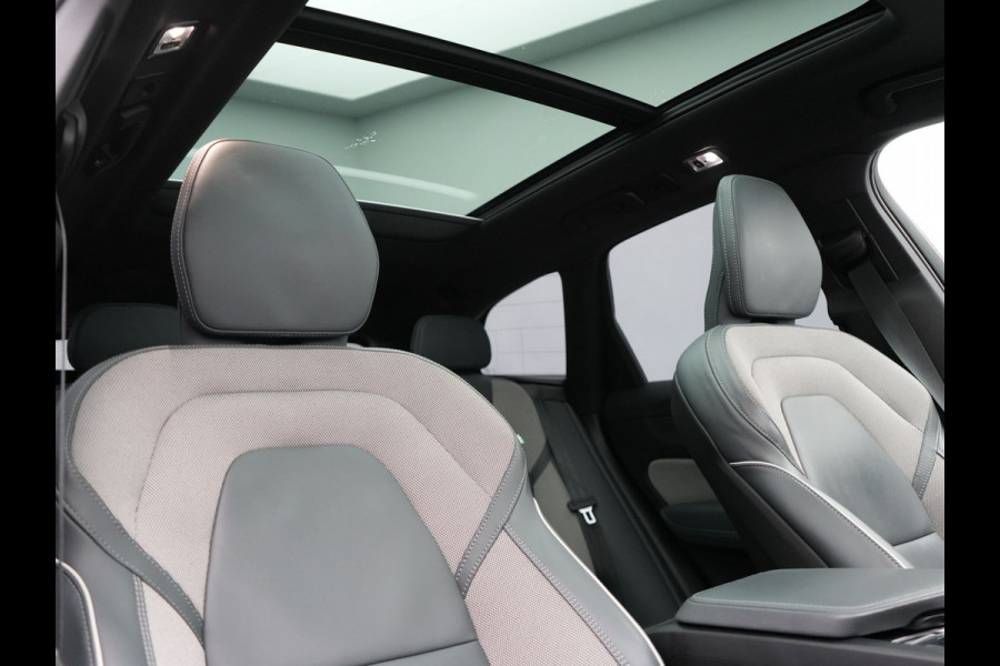 Volvo XC60 T6 AWD R-Design Plug In Hybrid 350pk Dealer O.H. PHEV | Panodak | Adaptive Cruise | Camera | Lederen Sportstoelen Memory & Verwarmd | Harman / Kardon | Stuur Verwarmd | 21"L.M | Apple Carplay | Keyless | Blis | Navigatie | DAB |