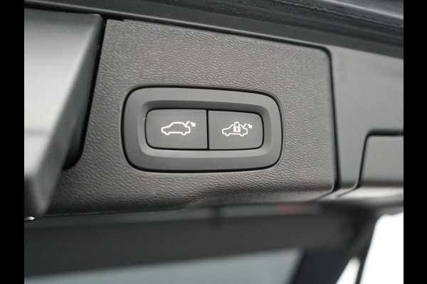 Volvo XC60 T6 AWD R-Design Plug In Hybrid 350pk Dealer O.H. PHEV | Panodak | Adaptive Cruise | Camera | Lederen Sportstoelen Memory & Verwarmd | Harman / Kardon | Stuur Verwarmd | 21"L.M | Apple Carplay | Keyless | Blis | Navigatie | DAB |