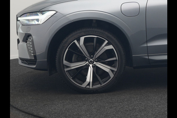 Volvo XC60 T6 AWD R-Design Plug In Hybrid 350pk Dealer O.H. PHEV | Panodak | Adaptive Cruise | Camera | Lederen Sportstoelen Memory & Verwarmd | Harman / Kardon | Stuur Verwarmd | 21"L.M | Apple Carplay | Keyless | Blis | Navigatie | DAB |