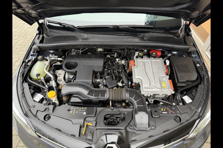 Renault Clio 1.6 E-Tech Hybrid 140 Zen / Automaat / Navigatie / Carplay / Keyless start