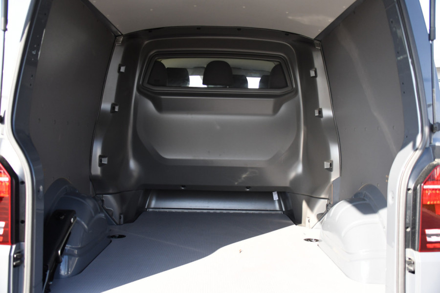 Volkswagen Transporter 2.0 TDI L2H1 32 DC Bulli Virtual, Adaptieve Cruise, Carplay, LED, Stoelverwarming, 204pk, Trekhaak, Automaat, NAVI, Voorruit verwarming, Uniek!