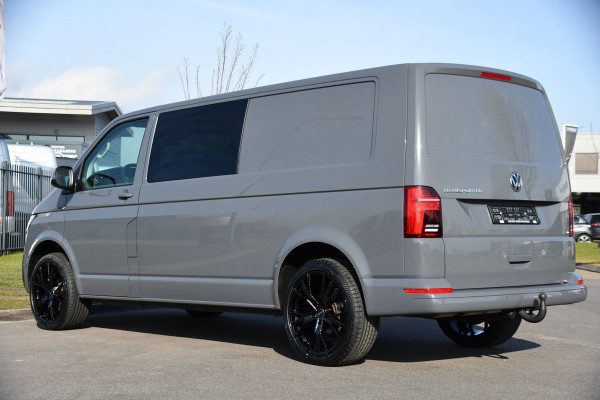 Volkswagen Transporter 2.0 TDI L2H1 32 DC Bulli Virtual, Adaptieve Cruise, Carplay, LED, Stoelverwarming, 204pk, Trekhaak, Automaat, NAVI, Voorruit verwarming, Uniek!