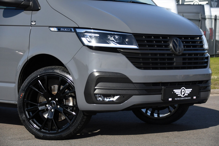 Volkswagen Transporter 2.0 TDI L2H1 32 DC Bulli Virtual, Adaptieve Cruise, Carplay, LED, Stoelverwarming, 204pk, Trekhaak, Automaat, NAVI, Voorruit verwarming, Uniek!