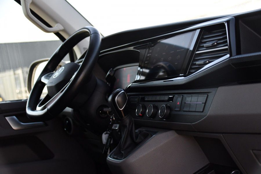 Volkswagen Transporter 2.0 TDI L2H1 32 DC Bulli Virtual, Adaptieve Cruise, Carplay, LED, Stoelverwarming, 204pk, Trekhaak, Automaat, NAVI, Voorruit verwarming, Uniek!