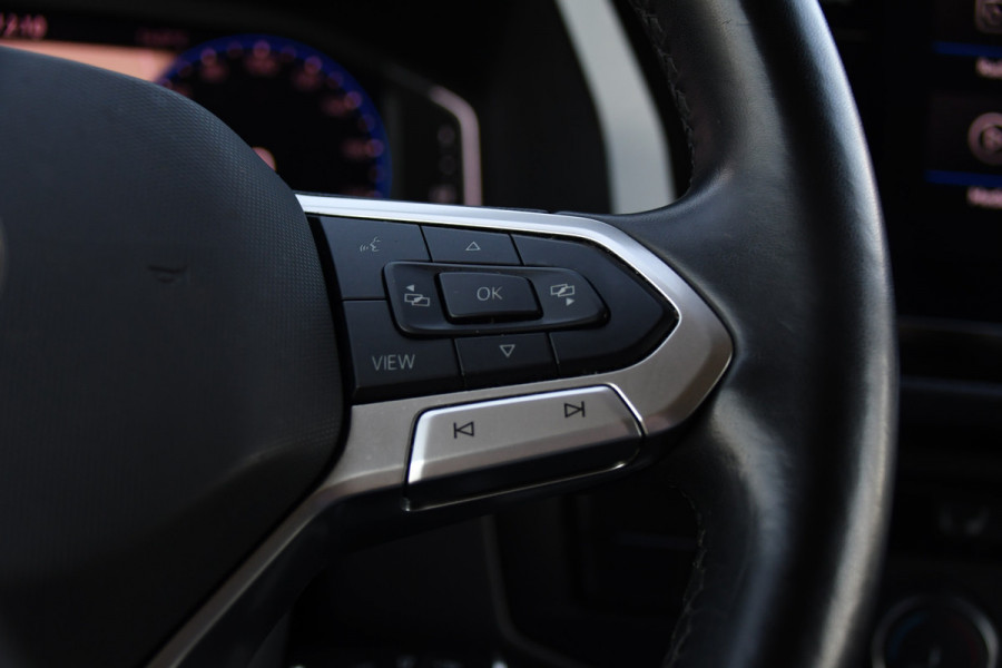 Volkswagen Transporter 2.0 TDI L2H1 32 DC Bulli Virtual, Adaptieve Cruise, Carplay, LED, Stoelverwarming, 204pk, Trekhaak, Automaat, NAVI, Voorruit verwarming, Uniek!