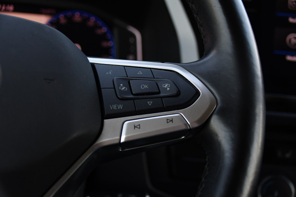 Volkswagen Transporter 2.0 TDI L2H1 32 DC Bulli Virtual, Adaptieve Cruise, Carplay, LED, Stoelverwarming, 204pk, Trekhaak, Automaat, NAVI, Voorruit verwarming, Uniek!