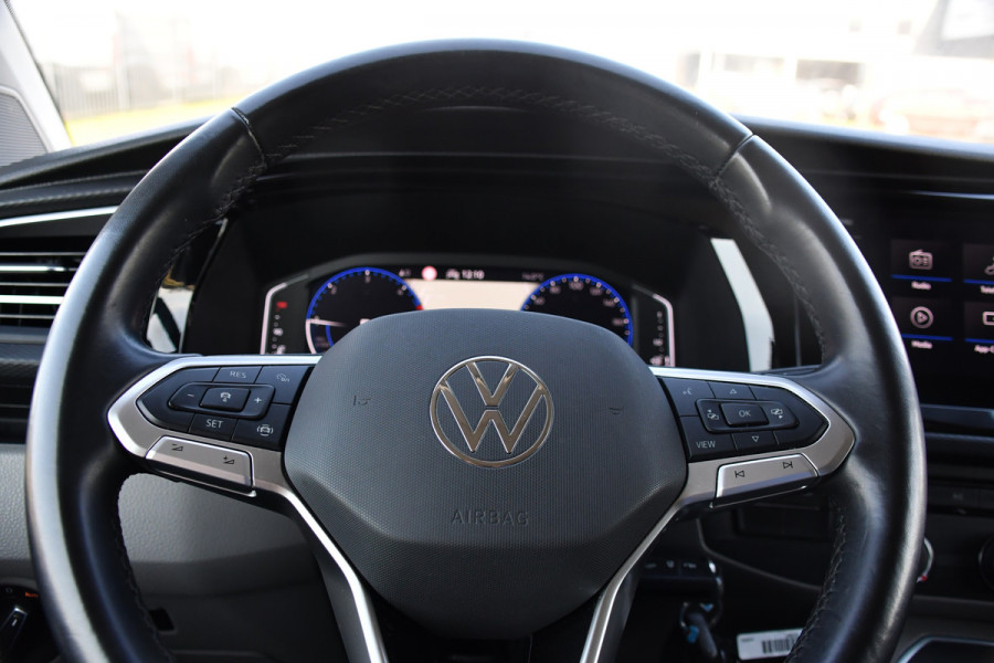 Volkswagen Transporter 2.0 TDI L2H1 32 DC Bulli Virtual, Adaptieve Cruise, Carplay, LED, Stoelverwarming, 204pk, Trekhaak, Automaat, NAVI, Voorruit verwarming, Uniek!