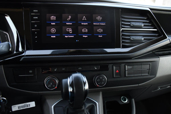 Volkswagen Transporter 2.0 TDI L2H1 32 DC Bulli Virtual, Adaptieve Cruise, Carplay, LED, Stoelverwarming, 204pk, Trekhaak, Automaat, NAVI, Voorruit verwarming, Uniek!