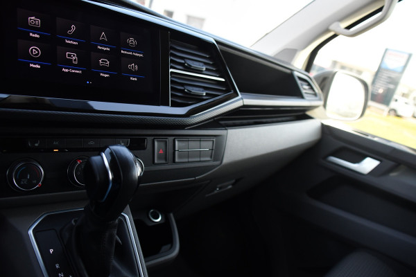 Volkswagen Transporter 2.0 TDI L2H1 32 DC Bulli Virtual, Adaptieve Cruise, Carplay, LED, Stoelverwarming, 204pk, Trekhaak, Automaat, NAVI, Voorruit verwarming, Uniek!