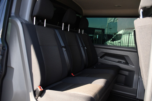 Volkswagen Transporter 2.0 TDI L2H1 32 DC Bulli Virtual, Adaptieve Cruise, Carplay, LED, Stoelverwarming, 204pk, Trekhaak, Automaat, NAVI, Voorruit verwarming, Uniek!