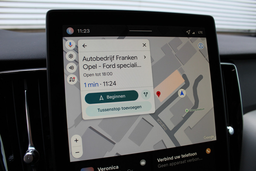 Volvo XC60 2.0 T8 Plug-in hybrid AWD Plus Black Edition | Luchtvering | Trekhaak | 360 Camera | Head-up | H&K