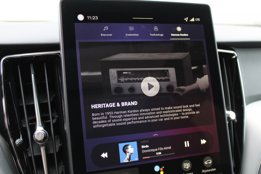 Volvo XC60 2.0 T8 Plug-in hybrid AWD Plus Black Edition | Luchtvering | Trekhaak | 360 Camera | Head-up | H&K