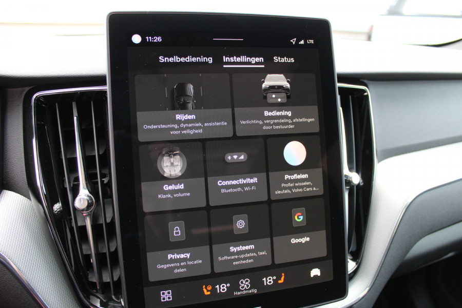 Volvo XC60 2.0 T8 Plug-in hybrid AWD Plus Black Edition | Luchtvering | Trekhaak | 360 Camera | Head-up | H&K