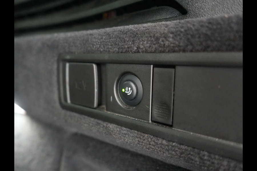 BMW X5 xDrive50e M Sport PRO Plug In Hybrid 490pk Dealer O.H. PHEV | Trekhaak Af Fabriek | Luchtvering | Panodak Skylounge | Adaptive Cruise | 360 Camera | Harman / Kardon | Merino Lederen Sportstoelen Memory & Verwarmd | Bekerhouders Verwarmd & Gekoeld | Stuur Verwarmd | Sfeerverlichting | Keyless | Blis | Navigatie | DAB |