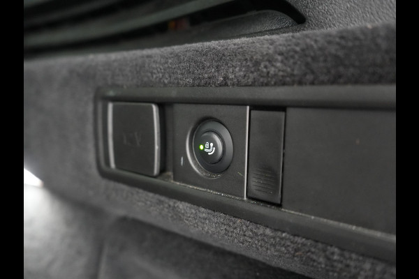 BMW X5 xDrive50e M Sport PRO Plug In Hybrid 490pk Dealer O.H. PHEV | Trekhaak Af Fabriek | Luchtvering | Panodak Skylounge | Adaptive Cruise | 360 Camera | Harman / Kardon | Merino Lederen Sportstoelen Memory & Verwarmd | Bekerhouders Verwarmd & Gekoeld | Stuur Verwarmd | Sfeerverlichting | Keyless | Blis | Navigatie | DAB |