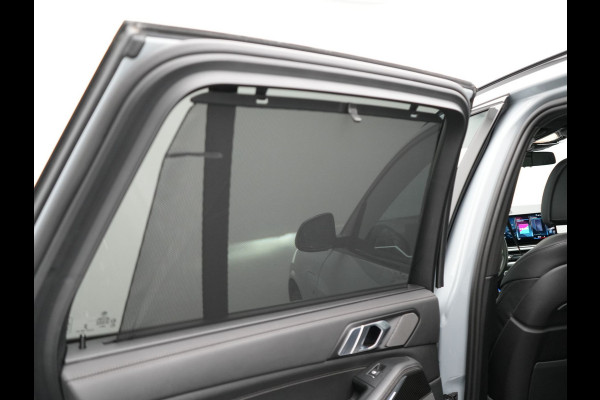 BMW X5 xDrive50e M Sport PRO Plug In Hybrid 490pk Dealer O.H. PHEV | Trekhaak Af Fabriek | Luchtvering | Panodak Skylounge | Adaptive Cruise | 360 Camera | Harman / Kardon | Merino Lederen Sportstoelen Memory & Verwarmd | Bekerhouders Verwarmd & Gekoeld | Stuur Verwarmd | Sfeerverlichting | Keyless | Blis | Navigatie | DAB |