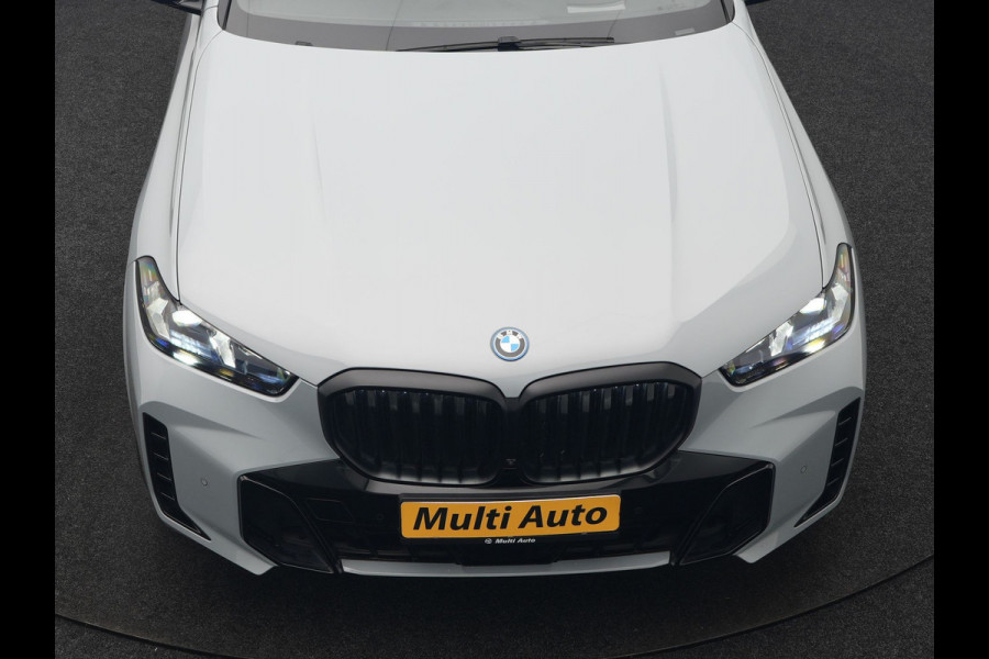 BMW X5 xDrive50e M Sport PRO Plug In Hybrid 490pk Dealer O.H. PHEV | Trekhaak Af Fabriek | Luchtvering | Panodak Skylounge | Adaptive Cruise | 360 Camera | Harman / Kardon | Merino Lederen Sportstoelen Memory & Verwarmd | Bekerhouders Verwarmd & Gekoeld | Stuur Verwarmd | Sfeerverlichting | Keyless | Blis | Navigatie | DAB |