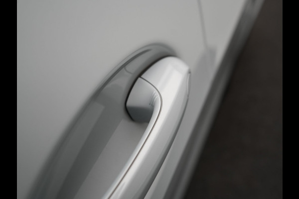 BMW X5 xDrive50e M Sport PRO Plug In Hybrid 490pk Dealer O.H. PHEV | Trekhaak Af Fabriek | Luchtvering | Panodak Skylounge | Adaptive Cruise | 360 Camera | Harman / Kardon | Merino Lederen Sportstoelen Memory & Verwarmd | Bekerhouders Verwarmd & Gekoeld | Stuur Verwarmd | Sfeerverlichting | Keyless | Blis | Navigatie | DAB |